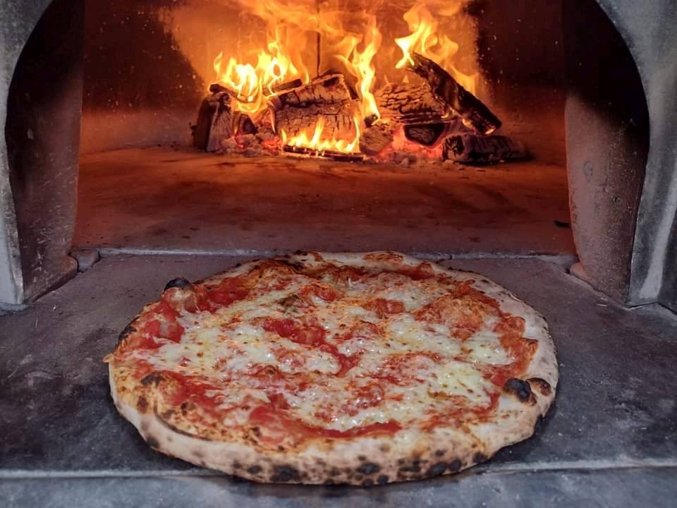 pizza-in-flaming-oven.jpg